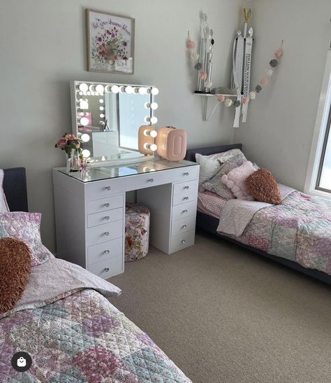 2 Teen Girls Bedroom Ideas, Cute Room Ideas With Two Twin Beds, Cute Room Ideas For 2 People, Room Ideas With 2 Beds, Tiny Room For 2 Sisters, Two Bedroom In One Room, Room Ideas With Two Beds, Room Decor 2 Beds, 2 Girl Bedroom Ideas