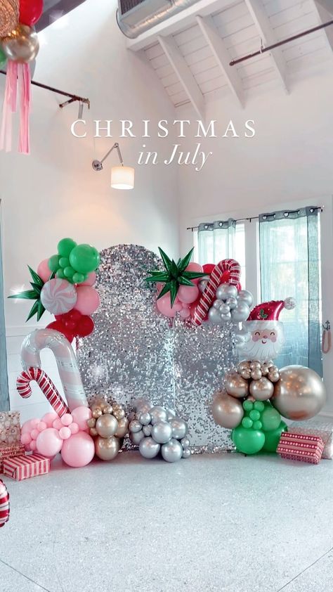 Christmas in July. #christmasballoons #balloontree #balloonbackdrop #santabackdrop #reel #balloonreels #balloonstylist | Instagram Class Christmas Party Decorations, Merry Bright Christmas Decorating Ideas, Christmas Birthday Backdrop, School Christmas Concert Ideas, Santa Picture Set Up, Balloon Tree Christmas, Christmas Balloon Photo Backdrop, Christmas Party Balloons, Photos With Santa Backdrop