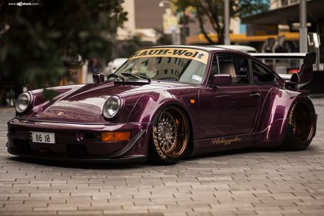 RWB Porsche 964 Car Motivation, Cayman Porsche, Porsche Girl, Rwb Porsche, Rauh Welt, Porsche Sports Car, Wide Body Kits, Porsche Classic, Porsche 964