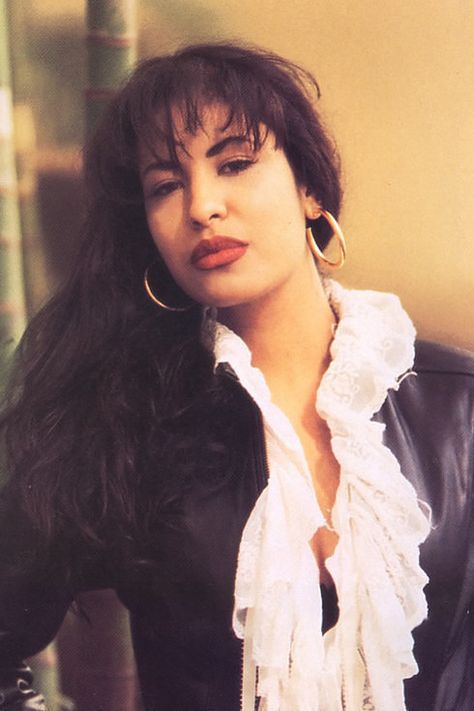 Selena Quintanilla Outfits, Selena Quintanilla Fashion, Selena Selena, Selena Pictures, Latina Magazine, Selena Q, Tejano Music, Selena Quintanilla Perez, Celebrity Stars