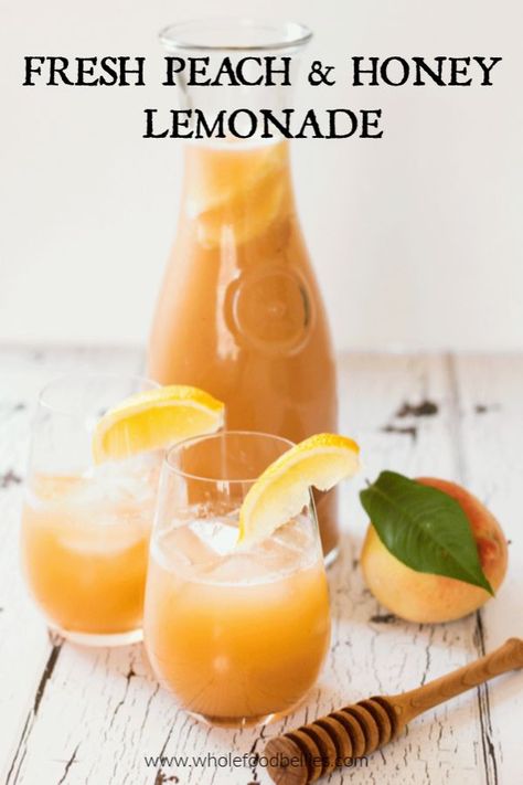 Quick Foods, Fresh Peach Recipes, Honey Lemonade, Honey Drink, Fresh Juices, Peach Lemonade, Fresh Peaches, Fruity Drinks, Fancy Drinks