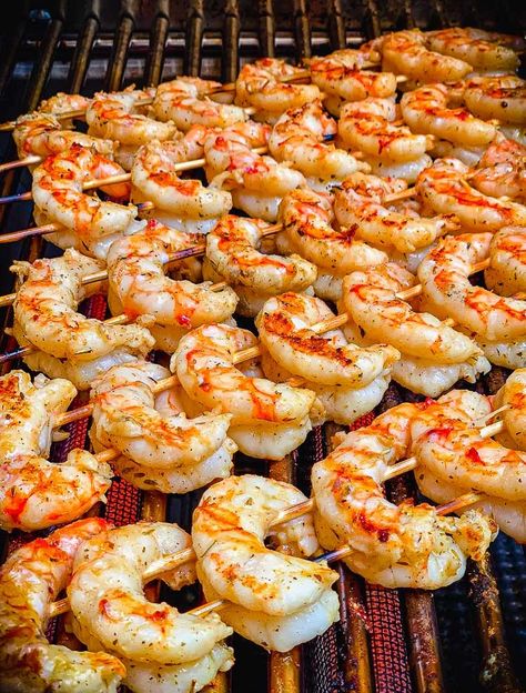 Red Shrimp Recipes Argentina, Argentine Shrimp Recipe, Argentina Shrimp, Argentinian Shrimp Recipe, Salmon And Scallops Recipe, Garlic Shrimp Skewers, Argentinian Bbq, Argentinian Recipes, Marinated Grilled Shrimp