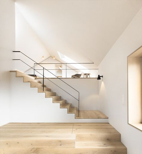 18 Exciting Scandinavian Staircase Designs For Your Home Scandinavian Stairs, Scandinavian Staircase, Staircase Interior Design, Stair Railing Design, Staircase Remodel, Stairs Design Modern, Wooden Staircases, Living Room Scandinavian, Timber House