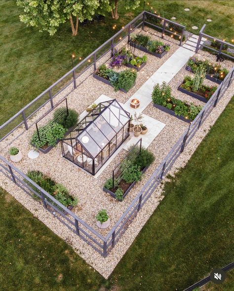 Fruit And Vegetable Garden Design, Country Garden Ideas, Raised Garden Beds Layout, Raised Bed Garden Layout, Backyard Orchard, Future Garden, Greenhouse Growing, Backyard Greenhouse, Veg Garden