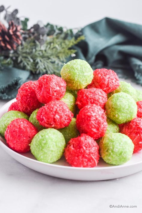 Moms Christmas Jello Balls, Jello Coconut Balls, Jello Balls How To Make, Christmas Jello Balls Recipe, Jello Balls Recipe, Christmas Jello Recipes, Christmas Jello Balls, Jello Balls, Potato Candy Recipe