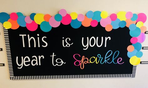 Back to school bulletin board💓 September Pre K Bulletin Boards, Welcome Back Boards Schools, Welcome Back To School Bulletin Ideas, Welcome Decoration Ideas For School, Welcome Back School Bulletin Boards, Hooray You're Here Bulletin Board, Board Boundary Decoration Ideas, Future Is Bright Bulletin Board, Welcome School Board