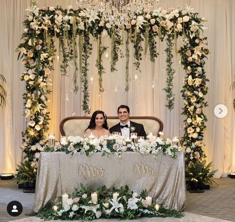 Arch For Sweetheart Table, Sweetheart Table Floral Backdrop, Square Backdrop Wedding, Long Sweetheart Table Wedding, Bride And Groom Backdrop Head Tables, Sweetheart Table 2023, Wedding Main Table Decor Elegant, Wedding Sweetheart Table Ideas Outdoor, Sweetheart Table Fairy Lights