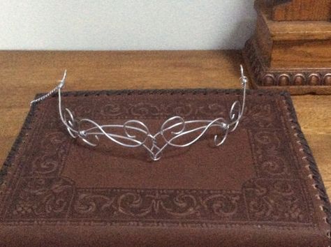 Silver Elven Circlet Renaissance Circlet Costume by TheNerdyWino Fae Crown, Twig Crown, Elf Tiara, Elven Circlet, Elf Crown, Wire Crown, Fairy Crown, Elven Jewelry, Princess Fairy