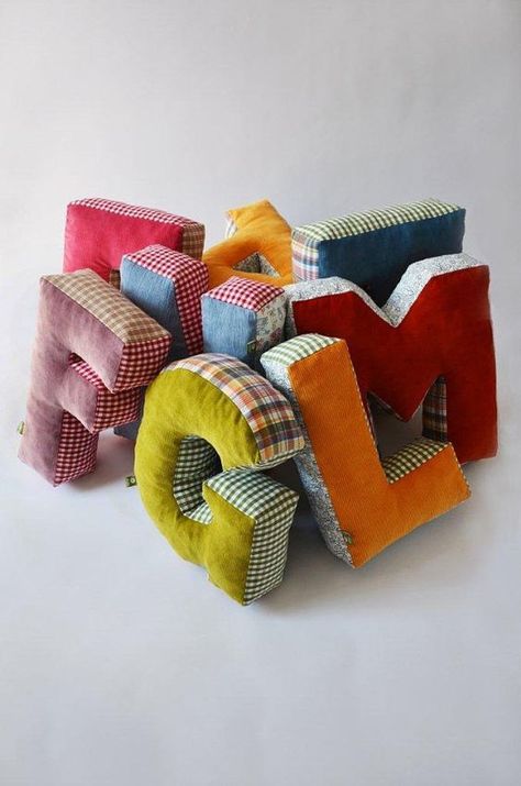 17 Brilliant Ideas for Upcycling your Scrap Fabric - Upcycle My Stuff Letter Pillow, Letter Pillows, Scrap Fabric Projects, Middle English, Scrap Material, Costura Diy, Scrap Fabric, Birth Gift, Classroom Setup