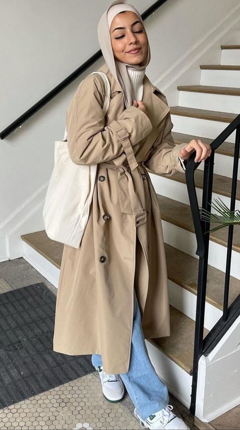 Fall Hijabi Outfits Casual, Winter Outfit Modest, Hijab Winter Outfits Coats, Hijabi Trench Coat Outfit, Trench Coat Hijab Outfit, Coat Hijab Outfit, Hijab Autumn Outfits, Trench Coat Outfit Hijab, Hijabi Autumn Outfits