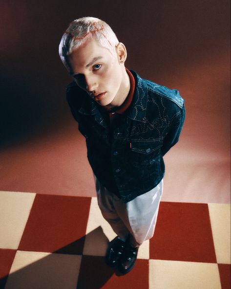 male fashion editorial genz set design photography boy bleached head pattern design checkered board Men Fashion Photoshoot, Male Portrait Poses, Fashion Portrait Photography, Studio Photoshoot Ideas, Studio Photography Fashion, Portrait Editorial, Studio Portrait Photography, Test Shoot, Male Models Poses