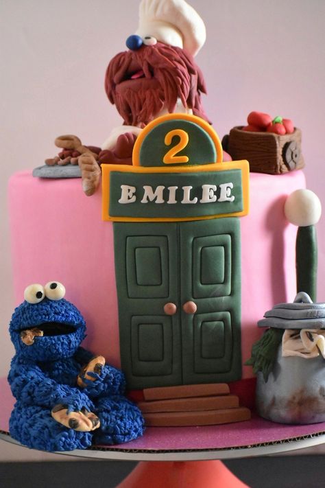 Cookie Monster, Gonger,  and Oscar! Cookie Monster Gonger Party, Sesame Street Birthday Cakes, Cookie Monster Birthday Party, Sesame Street Cake, Baby Boy Birthday Cake, Elmo Cake, Cookie Monster Birthday, Brooklyn Style, Elmo Party