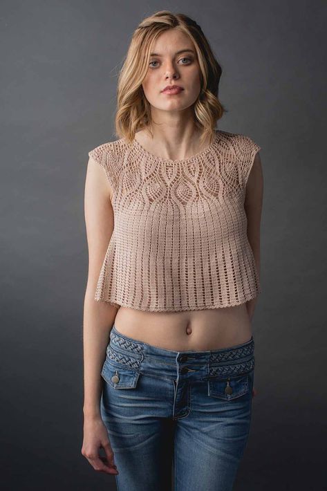 This unique crochet top pattern from Interweave Crochet Summer 2018 features a lace design adapted from a vintage collar that’s been transformed into a light top worked from top to bottom with a circular yoke. Mimi Alelis's Yesteryear Top has a loose fit and is styled as a crop top, but the length is easily adjustable; just add more rounds to the bottom. Lace Top Patterns, Interweave Crochet, Popular Crochet, Crochet Tops Free Patterns, Crochet Lace Top, Crochet Lace Pattern, Crochet Summer Tops, Crochet Top Pattern, Summer Crochet