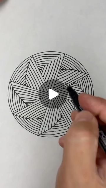 Optical Illusions Art Circle, Optical Illusions Black And White, Simple Optical Illusions To Draw, 3d Circle Drawing, Easy Illusion Drawings, 3d Optical Illusions Drawing, 3d Optical Illusions Art, Optical Illusions Art Step By Step, 3d Drawings 3d Artwork