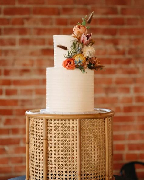 Event Space and Wedding Venue on Instagram: “Things we never knew we needed and now can't live without: A rattan cake stand 🧡 ​ ​Venue + Bar: @union.828 Catering: @wyattcatering…” Rattan Wedding, Bohemian Garden, Wedding Cake Table, Boho Garden, Wedding Cake Stands, Relaxed Wedding, 2024 Wedding, Cake Table, Event Space