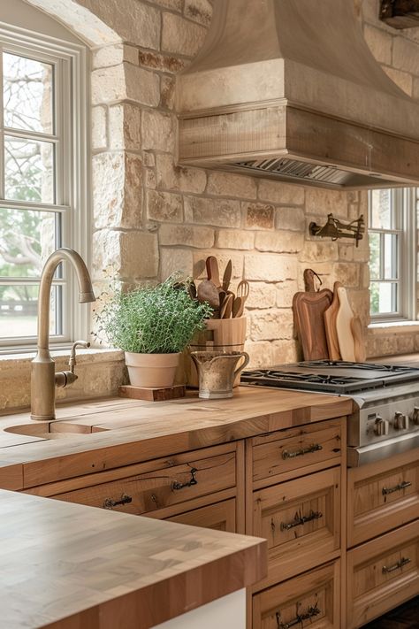 Embrace Classic Style with a Farmhouse Kitchen - Quiet Minimal Old European Kitchen Design, Rustic Wood Kitchen Ideas, Farmer Kitchen Farmhouse Style, Country Style Dining Room Ideas, Italian Interior Design Kitchen, Italy Inspired Kitchen, French Farmhouse Style Kitchen, English Manor Kitchen, Vintage Cottage Kitchens Farmhouse Style