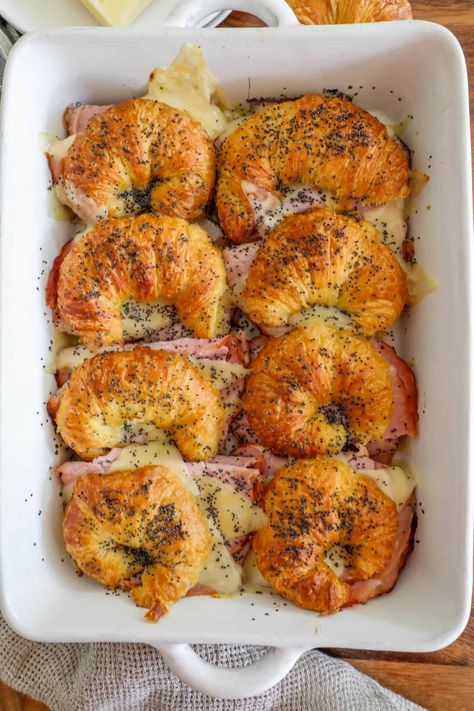 Baked Ham and Cheese Croissants - breakfast #breakfast Ham And Croissant Bake, Mini Brunch Food Ideas Breakfast, Ham Swiss Croissant, Fresh Eating Recipes, Christmas Potluck Breakfast Ideas, Breakfast Ideas That Can Be Made Ahead, Hearty Brunch Ideas, Breakfast Ideas For Kids School, Healthy Breakfast Party Ideas