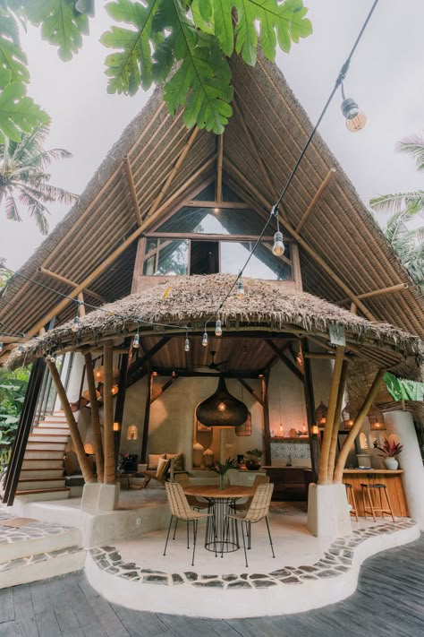 Bamboo House Bali, Earthen Home, Bali Huts, Hut House, Tropical House Design, Farmhouse Vibes, Bamboo House Design, Jungle House, Bali House