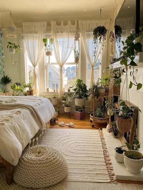 Redecorate Bedroom, Cozy Room Decor, Room With Plants, Room Design Bedroom, Room Makeover Bedroom, Dream Room Inspiration, Room Makeover Inspiration, Decor Minimalist, Cozy Room