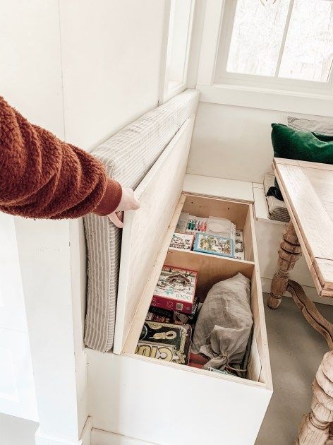 Storage Hacks Diy, Nesting With Grace, Modern Farmhouse Home, Hal Decor, Small Space Organization, Unique Storage, Space Organizer, Dining Nook, Storage Hacks