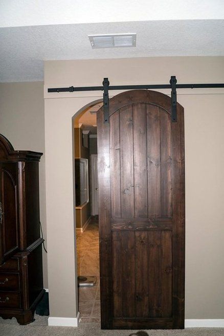 arched top barn door Arched Barn Door, Arched Interior Doors, Barn Door Projects, Arch Doorway, Double Doors Interior, Barn Door Designs, Arch Interior, Arched Doors, Doors Sliding