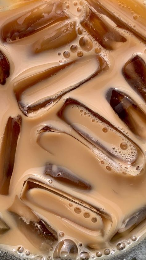 Coffee Wallpaper, Coffee Obsession, Mocktail Recipe, Homemade Caramel, Aesthetic Coffee, Summer Refreshments, Holiday Desserts, Pumpkin Spice Latte, Coffee Recipes