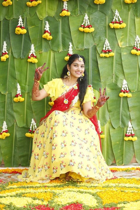 Half Saree Haldi Function, Haldhi Stills Bride Dress, Haldi Half Saree For Bride, Yellow Half Saree For Haldi, Haldi Function Photoshoot, Mangala Snanam Dress For Bride, Mangala Snanam Decoration For Bride, Mangalasnanam Stills, Haldi Lehanga Ideas