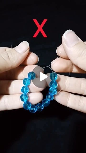 How To Tie A Knot In An Elastic Bracelet Tutorial, Loop Knot For Bracelet, How To Tie Bracelet Knots Elastic, How To Tie Elastic String For Bracelets, How To Tie A Bracelet Elastic, Knot Elastic Bracelet, Name Bracelets Diy, Tieing Elastic Bracelet, Elastic Bracelet Knot