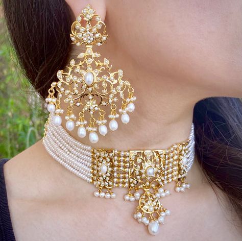 Gold Necklace Set With Pearls, Indian Pearl Necklace Gold, Choker Set Gold Jewellery Designs, Pearl Choker Necklace Indian Gold, Gold Plated Silver Jewellery Indian, Pearl Choker Necklace Design, Chokar Design Jewelry In Gold, Gold Choker Necklace Indian Bridal, Choker Necklace Designs Gold Indian