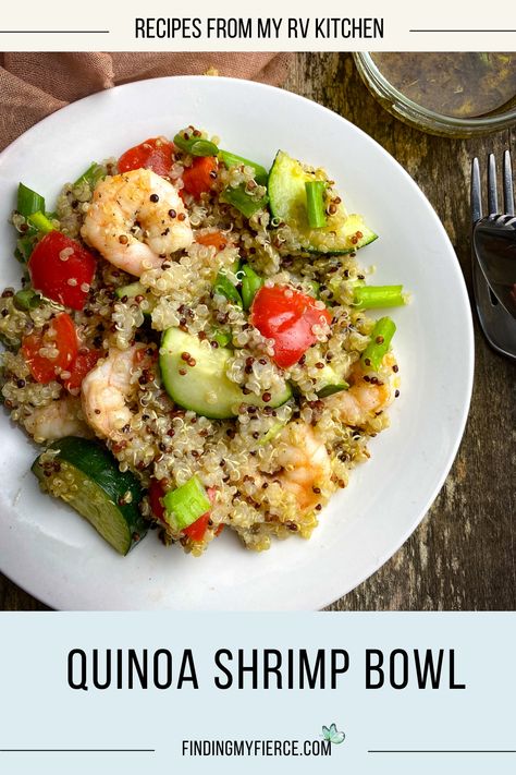 This healthy shrimp bowl is bursting with the flavors of summer! The juicy shrimp, cucumber, roasted peppers and quinoa are tossed in a lemon garlic dressing that gives it a sunshine-y Mediterranean flavor. Quinoa Shrimp, Lemon Garlic Dressing, Shrimp Quinoa, Tabouli Recipe, Asian Salad Recipe, Shrimp Bowl, Shrimp And Quinoa, Bowls Recipes, Chicken Bacon Pasta