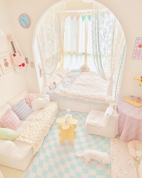 Korean Pastel Room, Kids Room Design Small Space, Room Ideas Cute, Painting Ideas Pumpkin, Burgundy Christmas Decor, Fence Edging, Bad Case Of Stripes, Mum Flowers, Room Bedroom Ideas