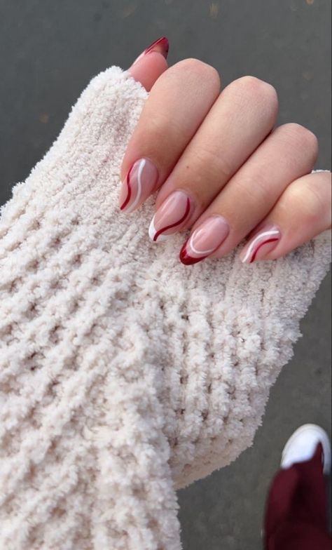 Taylor Swift Nails, Maroon Nails, February Nails, Nagel Tips, Simple Gel Nails, Casual Nails, White Nail, Xmas Nails, Short Acrylic Nails