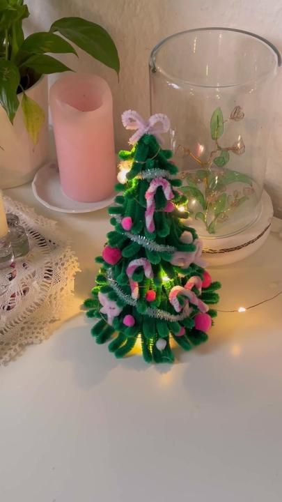 Stem Crafts, Pipe Cleaner Crafts, Pinterest Diy Crafts, Diy Christmas Decorations, Handmade Christmas Tree, Christmas Tree Crafts, Diy Crafts Paper Flowers, Pipe Cleaners, Diy Crafts To Do