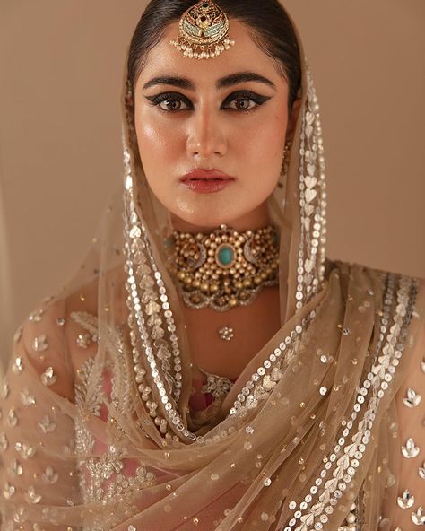 Copper Dress Makeup, Pink Bridal Makeup, Net Dupatta Designs, Beads And Sequins Embroidery, Lehenga Kameez, Asian Attire, Casual Bridal Dress, Pakistani Lehenga, Lehenga Dress