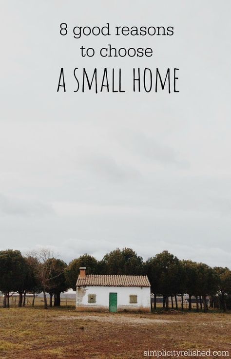 Small Cabins, Moving To A Smaller Home, Living Minimally, Minimalist Decorating, Minimalist Cabin, Minimalist Spaces, Homes Small, House Minimalist, Small House Living