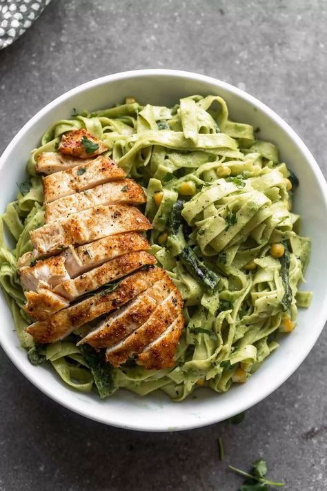 Creamy Roasted Poblano Pasta - Cooking for Keeps Poblano Pasta, Poblano Cream Sauce, Poblano Chicken, Poblano Peppers Recipes, Roasted Poblano Peppers, Tagliatelle Pasta, Roasted Poblano, Honey Lime Chicken, Stuffed Poblano Peppers