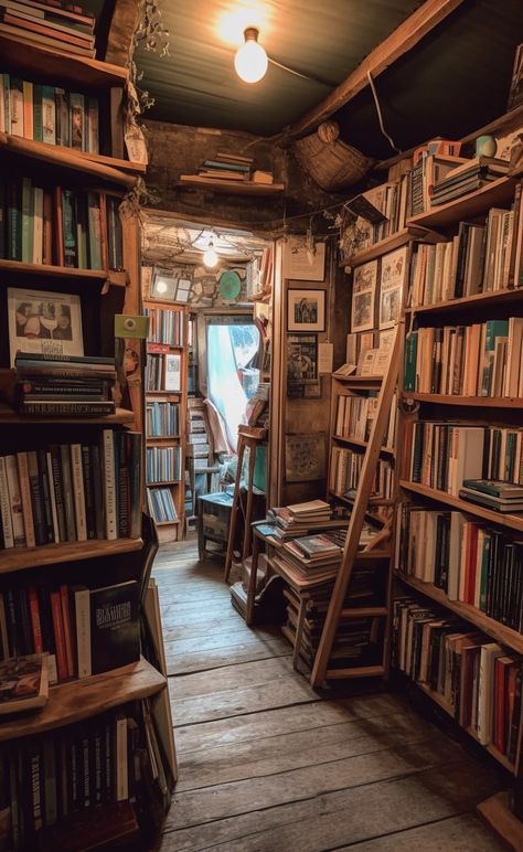 Book House Aesthetic, Used Book Store Aesthetic, Antique Book Store Aesthetic, Magical Bookstore Aesthetic, Old Bookstore Aesthetic Vintage, Lots Of Books Aesthetic, Rustic Library Aesthetic, 60s Library, Second Hand Bookstore Aesthetic