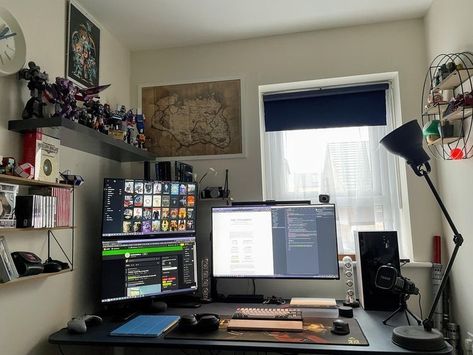 Gaming House, Small Room Setup, Desk Arrangements, New Pc, Computer Desk Setup, Home Studio Setup, Gamer Room Decor, Pc Gaming Setup, Pc Setups