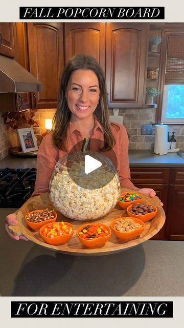 Tara Panasiuk on Instagram: "FALL POPCORN BAR 🍁🍿 Comment “POPCORN” to be sent all the items used here 🧡  This is the perfect sweet and salty snack combo that your guests can have fun customizing! 🤗 Whether for movie nights or entertaining, you can enjoy with your favorite toppings. Looks really cute too!   #fallinspo #entertainingathome #halloweenideas #partyideas" Fall Popcorn Bar Ideas, Popcorn Bar Fall, Popcorn Charcuterie Board Ideas, Fall Party Food Ideas For Kids, Fall Popcorn Bar, Popcorn Charcuterie Board, Halloween Popcorn Bar, Fall Foods For Party, Salty Snacks For Party