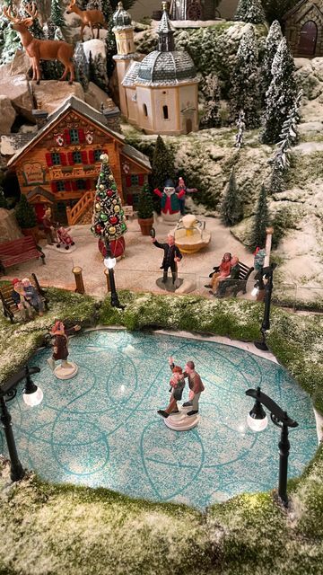 Christmas Village Ice Skating Pond, Diy Ice Skating Rink For Christmas Village, Miniature Winter Village, Christmas Ice Skates Decoration, Christmas Village Ice Skating Pond Diy, Mini Christmas Village Display Ideas Diy, Grinch Village Display, Santa’s Village, Dickens Village Display