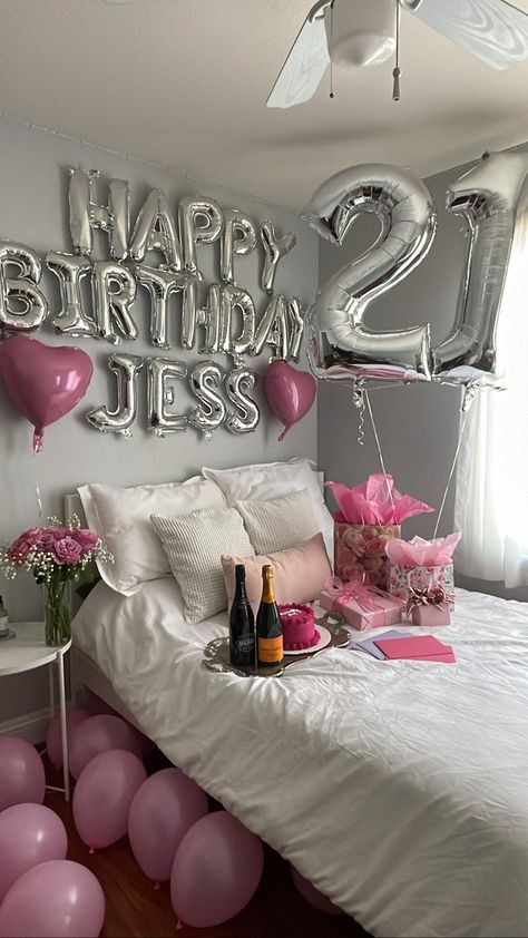 17 Birthday Bedroom Decorations, Birthday Ideas For Her Decoration, 22 Birthday Room Decor, Birthday Decor For Room, 21st Birthday Decorations Hotel Room, 21st Room Decoration Ideas, 21 Birthday Hotel Decorations, Birthday Hotel Decorations For Her 21, Girlfriend Birthday Decorations