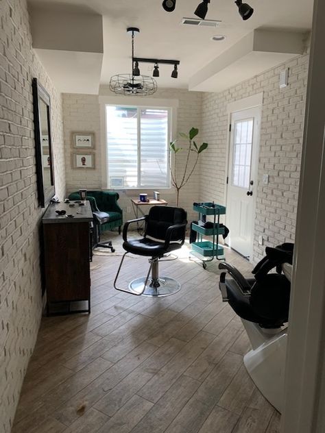 Small Hairdresser Salon, One Person Hair Salon Ideas, Hair Salon In Garage Ideas, Back To Back Salon Stations, Mini Hair Studio Ideas, Small Barbershop Ideas, Micro Salon Ideas, Small Shed Hair Salon Ideas, At Home Hair Studio