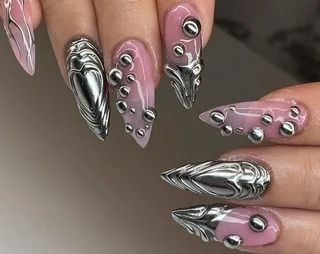 JerryNailsOfficial - Etsy Vietnam Silver Pink Chrome Nails, Aluminum Nail Design, 3d Nail Chrome, Silver Bubble Nails, Metallic 3d Nails, Molten Metal Chrome Nails, Crome Nails Oval, Chrome 3d Nails Designs, Nail Art Extreme