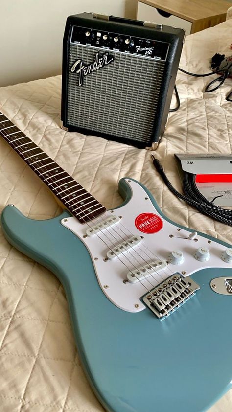 Learning To Play Guitar Aesthetic, Fender Electric Guitar Aesthetic, Fender Guitar Aesthetic, Electro Guitar Aesthetic, Fender Aesthetic, Electric Guitar Fender, Squier Guitars, Electro Guitar, Guitar Aesthetic