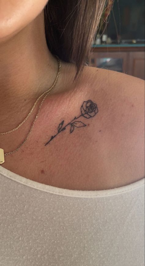 Rose Tattoo Clavicle, Rose Collar Bone Tattoos For Women, Rose Clavicle Tattoo, Collarbone Tattoo Rose, Rose On Collar Bone Tattoo, Coller Bone Tattoos Women Flowers, Rose Collarbone Tattoo, Collar Bone Rose Tattoo, Small Rose Tattoo Placement