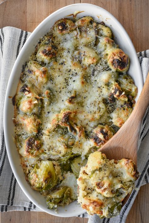 Brussel Sprouts Casserole, Brussel Sprouts Au Gratin, Brussel Sprout Casserole, Brussel Sprouts Recipes Easy, Brussels Sprouts Gratin, Brussel Sprout Salad Recipes, Cabbage Salad Recipes, Brussel Sprout Salad, Sprout Recipes