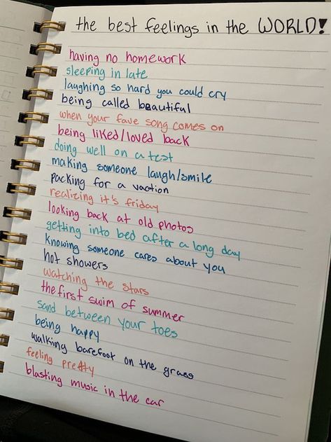 We *love* a list—not only is it a super satisfying way to journal, but it's also an easy way to capture memories. Check out these ten ideas for inspo to make your own writing unique and reflective of who you are. (Credit: esthersthorp) The Best Feelings In The World List, The Best Feeling In The World, Writings About Feelings Notes, The Best Feelings List, Best Feelings In The World List Journal, Things To Write On Diary, My Fav Things List, Things To Write In A Journal Feelings, My Favs Journal