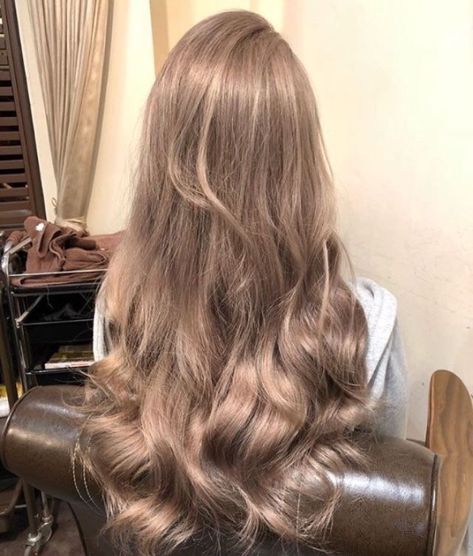 Fawn Hair Color, Beige Hair Color, Milky Tea, Beige Hair, Brown Hair Looks, Brown Hair Inspo, Hair Milk, Hair Streaks, Dirty Blonde Hair