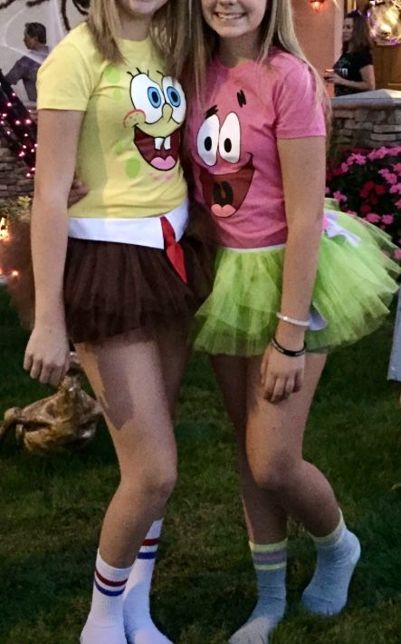 Matching Bestie Costumes For Halloween, Dynamic Duo Best Friends Costumes, Match Halloween Costumes Bff, Matching Halowen Costums, Spongebob Duo Costume, Matching Costumes For Sisters, Aesthetic Matching Halloween Costumes, Best Friend Halloween Costumes 2024, Cute Partner Halloween Costumes