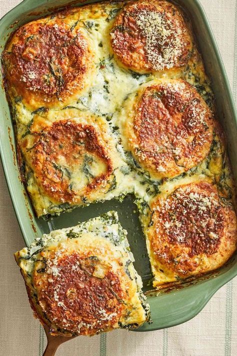 For all its elegance, this spinach Florentine breakfast casserole is simple to put together in advance for guests or special occasions. It’s a unique take on spinach Florentine you’ll want to make again and again. Spinach Florentine, Hardy Meals, Holiday Casseroles, Spinach Parmesan, Make Ahead Breakfast Casserole, Breakfast Casseroles, Simple Breakfast, Breakfast Casserole Easy, Frozen Spinach